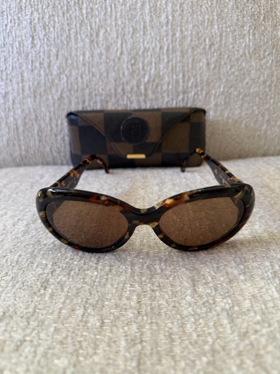 Fendi FS 150 Vintage 90s Grey Tortoise Oval Frame Sunglasses Case Made in Italy main image 9